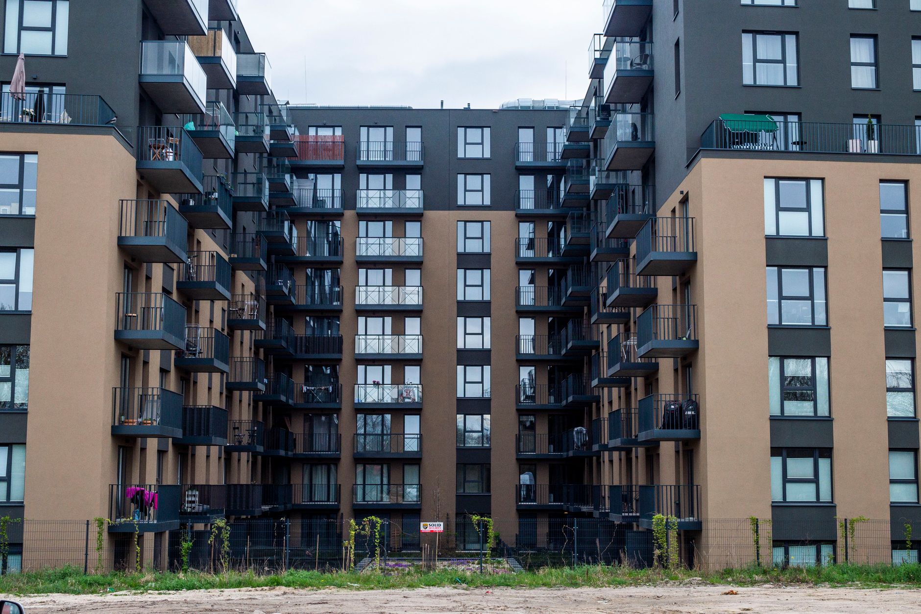Balcons d’un immeuble en zone urbaine